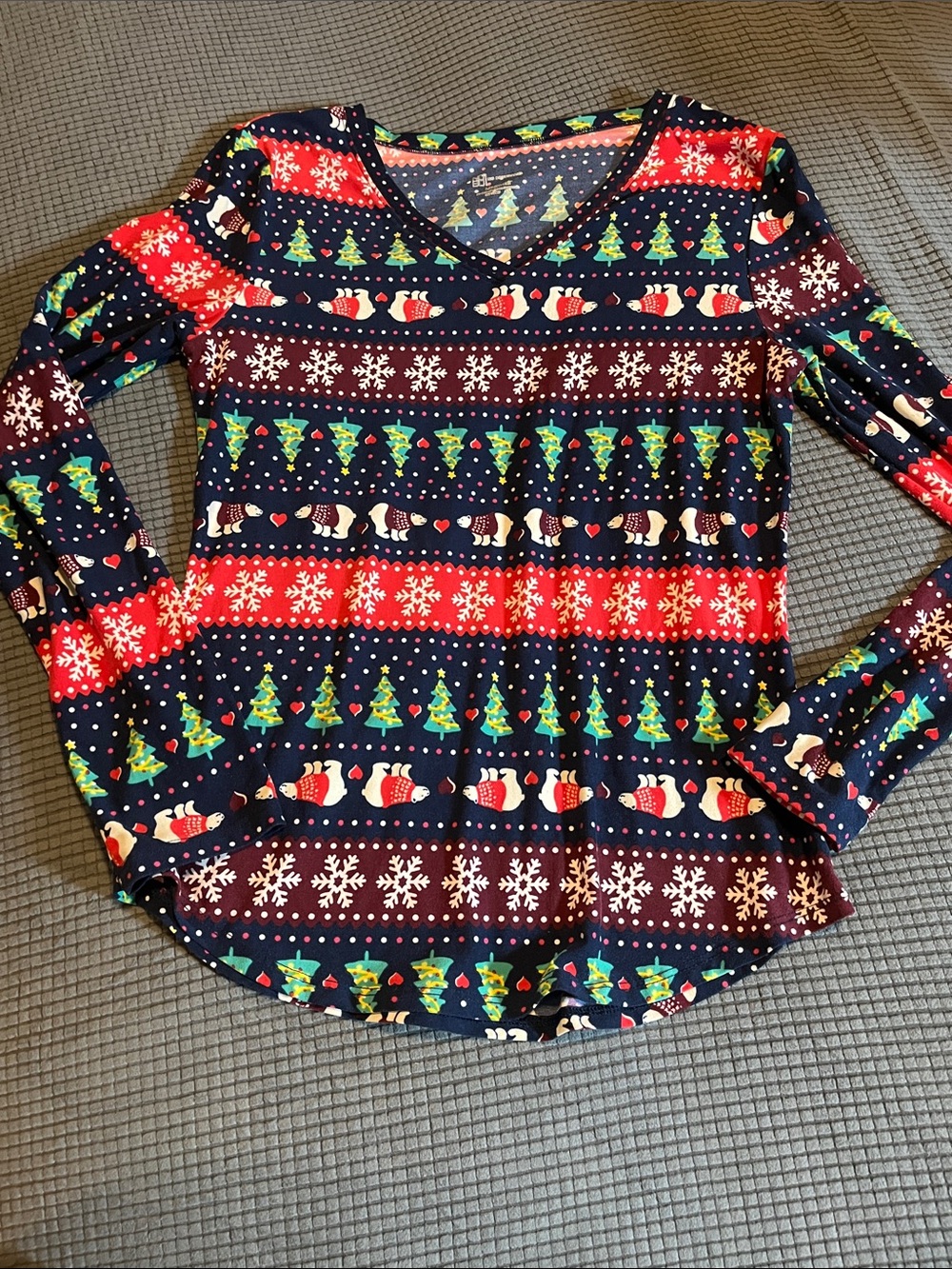 No Boundaries Navy Red Green Christmas Print Long Sleeve Tee